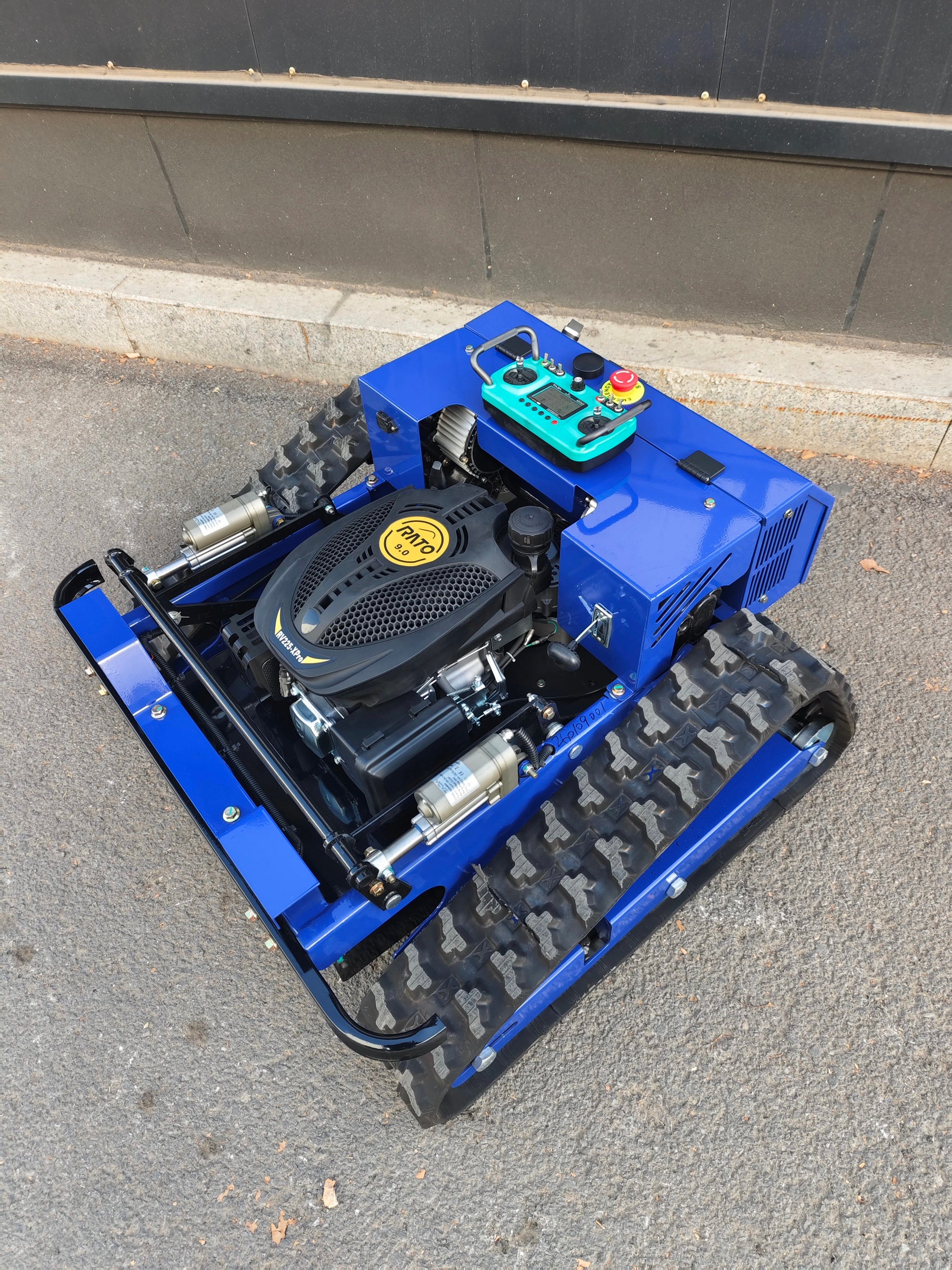 TREGGO - ROBOTSKA KOSILICA SA DALJINSKIM UPRAVLJANJEM